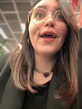 meow girl online show from 10/07/25, 12:02