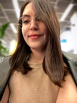 meow girl online show from 10/14/25, 11:11