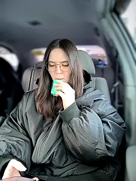 Snapshot of meow_girl chatting on 01/08/26, 08:27 meow girl online show from 01/08/26, 08:27