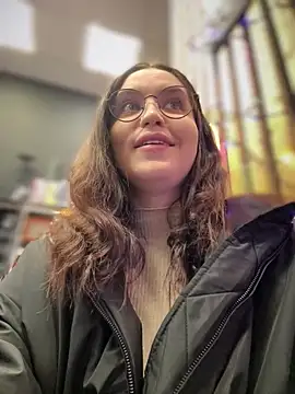 Snapshot of meow_girl chatting on 01/17/26, 09:14 meow girl online show from 01/17/26, 09:14