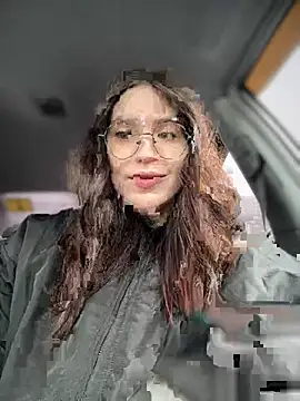 Snapshot of meow_girl chatting on 01/19/26, 09:57 meow girl online show from 01/19/26, 09:57