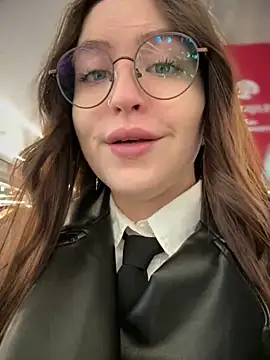 Snapshot of meow_girl chatting on 02/01/26, 10:14 meow girl online show from 02/01/26, 10:14