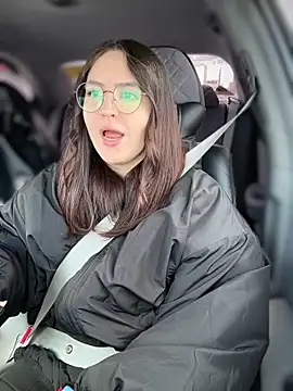 Snapshot of meow_girl chatting on 02/03/26, 09:47 meow girl online show from 02/03/26, 09:47