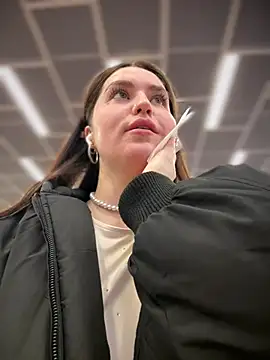 Snapshot of meow_girl chatting on 02/10/26, 11:03 meow girl online show from 02/10/26, 11:03