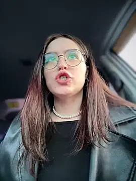 Snapshot of meow_girl chatting on 02/12/26, 02:12 meow girl online show from 02/12/26, 02:12