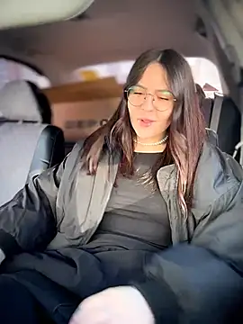 Snapshot of meow_girl chatting on 02/23/26, 10:01 meow girl online show from 02/23/26, 10:01