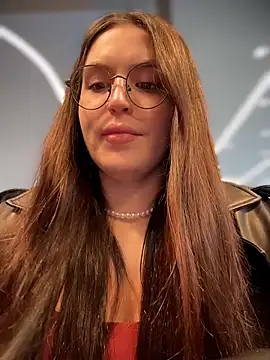 Snapshot of meow_girl chatting on 03/02/26, 12:01 meow girl online show from 03/02/26, 12:01