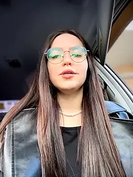 meow girl online show from 04/13/26, 12:21