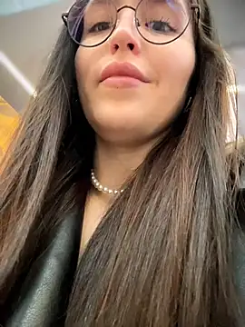 meow girl online show from 04/21/26, 10:21