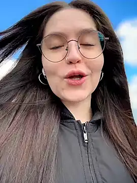 meow girl online show from 04/23/26, 08:24