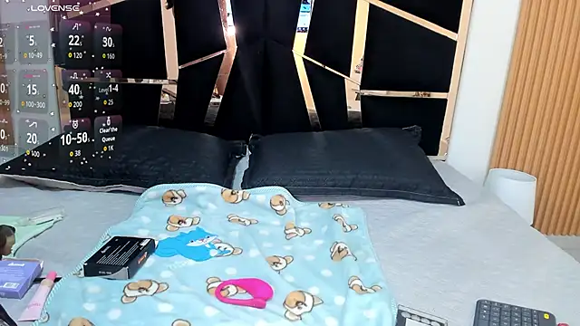 yahaira  online show from 12/03/25, 03:43