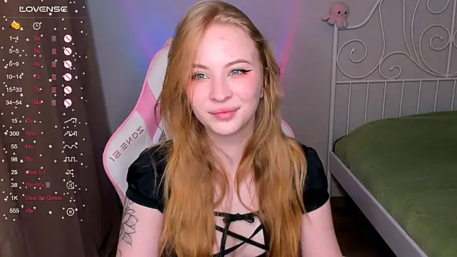 Snapshot of lilKitty_Melanie chatting on 11/01/25, 09:39 lilKitty Melanie online show from 11/01/25, 09:39