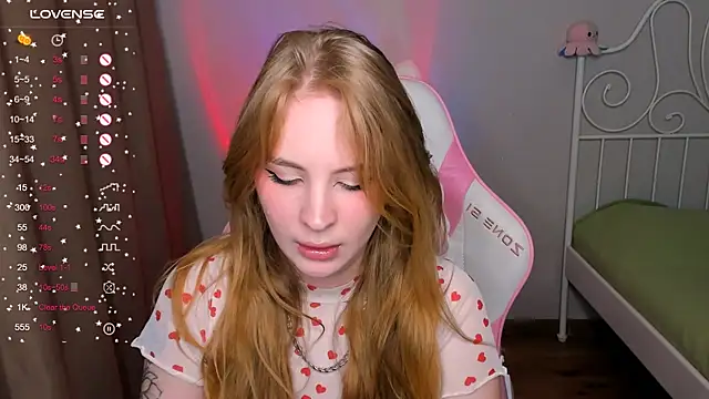 Snapshot of lilKitty_Melanie chatting on 11/02/25, 07:38 lilKitty Melanie online show from 11/02/25, 07:38