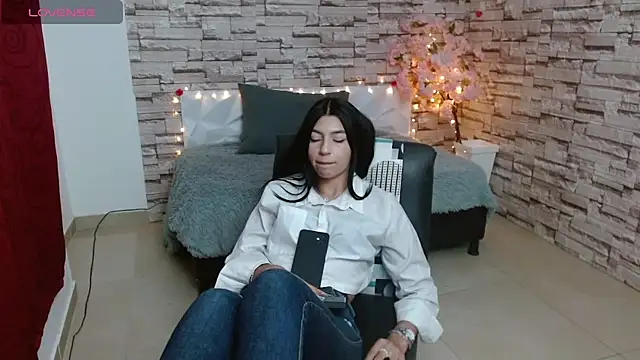 Snapshot of Vanse_lust chatting on 02/04/25, 02:07 Vanse lust online show from 02/04/25, 02:07