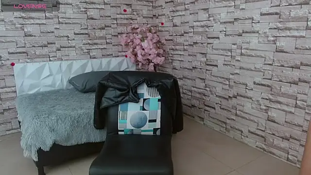 Snapshot of Vanse_lust chatting on 03/22/25, 07:20 Vanse lust online show from 03/22/25, 07:20