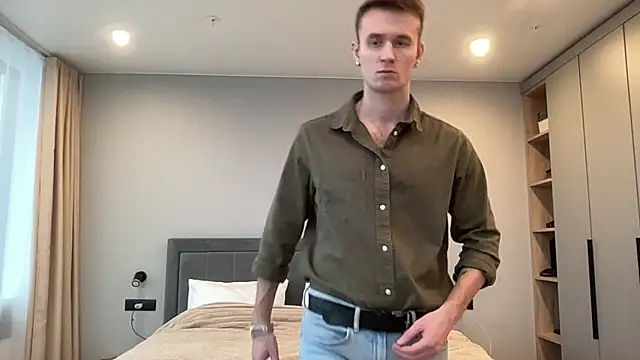 cute mark online show from 11/08/25, 12:16