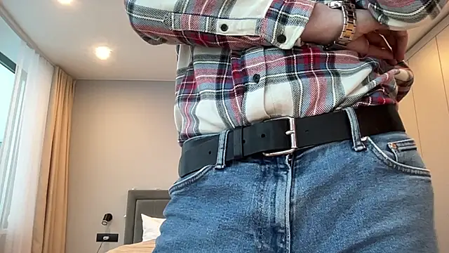 cute mark online show from 12/23/25, 07:28