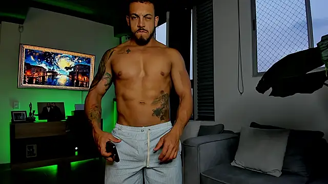 Snapshot of Maximo_Marcelo chatting on 02/06/25, 11:15 Maximo Marcelo online show from 02/06/25, 11:15