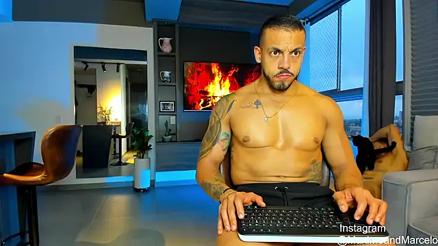 Snapshot of Maximo_Marcelo chatting on 02/12/25, 11:09 Maximo Marcelo online show from 02/12/25, 11:09