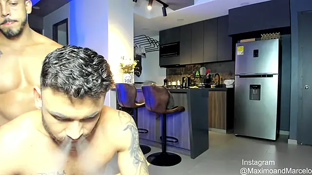 Snapshot of Maximo_Marcelo chatting on 02/27/25, 03:14 Maximo Marcelo online show from 02/27/25, 03:14