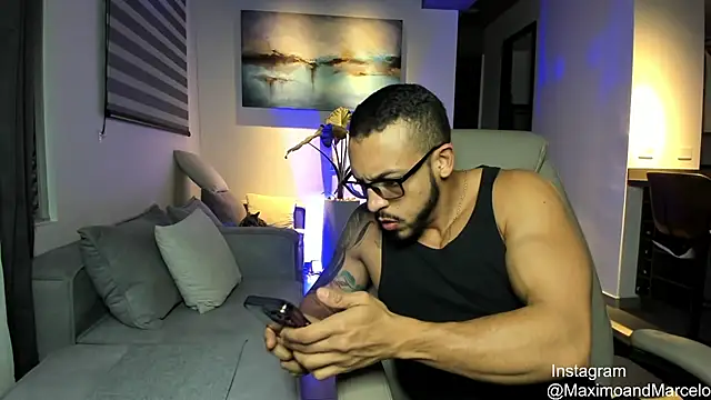 Snapshot of Maximo_Marcelo chatting on 03/18/25, 11:20 Maximo Marcelo online show from 03/18/25, 11:20