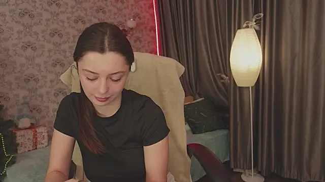 Snapshot of DinaCandy chatting on 12/26/24, 11:10 DinaCandy online show from 12/26/24, 11:10