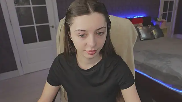 Snapshot of DinaCandy chatting on 02/13/25, 11:28 DinaCandy online show from 02/13/25, 11:28