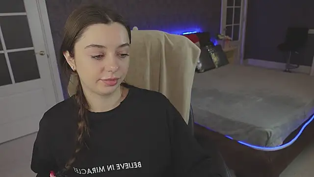 Snapshot of DinaCandy chatting on 02/17/25, 11:13 DinaCandy online show from 02/17/25, 11:13