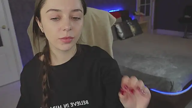 Snapshot of DinaCandy chatting on 02/17/25, 02:26 DinaCandy online show from 02/17/25, 02:26