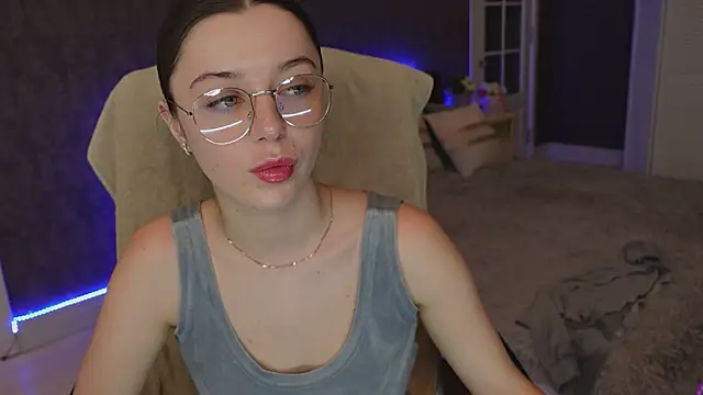 Snapshot of DinaCandy chatting on 03/09/25, 02:43 DinaCandy online show from 03/09/25, 02:43