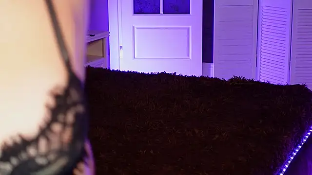 Snapshot of DinaCandy chatting on 11/14/25, 08:24 DinaCandy online show from 11/14/25, 08:24