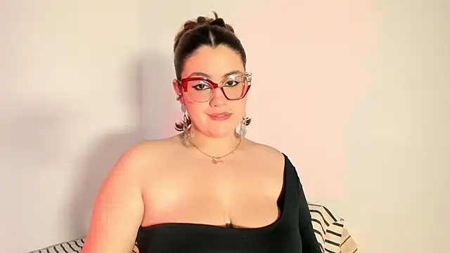 Snapshot of Candelariia_ chatting on 03/17/25, 06:00 Candelariia online show from 03/17/25, 06:00