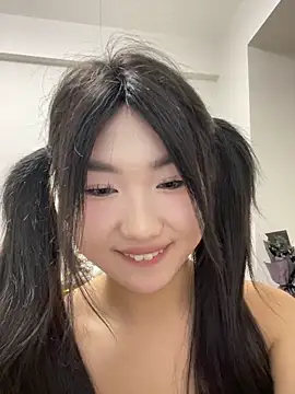 Snapshot of xyebobs chatting on 12/10/24, 02:06 xyebobs online show from 12/10/24, 02:06