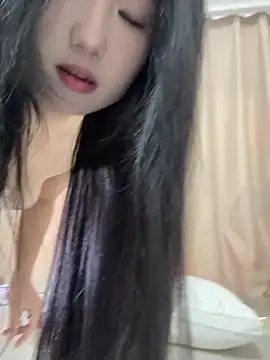 Snapshot of xyebobs chatting on 02/23/25, 04:28 xyebobs online show from 02/23/25, 04:28