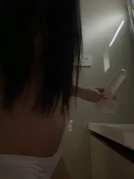 Snapshot of xyebobs chatting on 03/16/25, 02:44 xyebobs online show from 03/16/25, 02:44