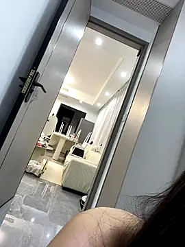 Snapshot of xyebobs chatting on 10/28/25, 12:52 xyebobs online show from 10/28/25, 12:52