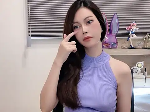 Zozo qq online show from 10/31/25, 12:28