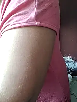 Snapshot of milf-kaira chatting on 12/10/24, 10:28 milf-kaira online show from 12/10/24, 10:28