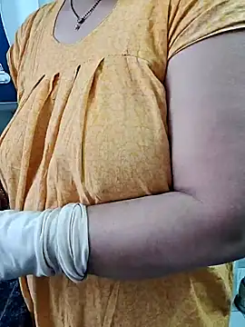 Snapshot of milf-kaira chatting on 12/13/24, 01:59 milf-kaira online show from 12/13/24, 01:59