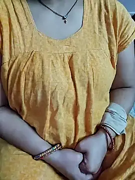 Snapshot of milf-kaira chatting on 12/21/24, 06:02 milf-kaira online show from 12/21/24, 06:02