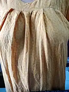 Snapshot of milf-kaira chatting on 01/03/25, 02:54 milf-kaira online show from 01/03/25, 02:54