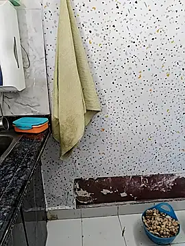 Snapshot of milf-kaira chatting on 01/14/25, 04:04 milf-kaira online show from 01/14/25, 04:04