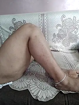 Snapshot of milf-kaira chatting on 03/03/25, 06:15 milf-kaira online show from 03/03/25, 06:15