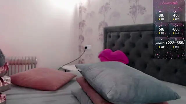 Snapshot of _Sexy-Mia_ chatting on 03/19/25, 07:17 Sexy-Mia online show from 03/19/25, 07:17