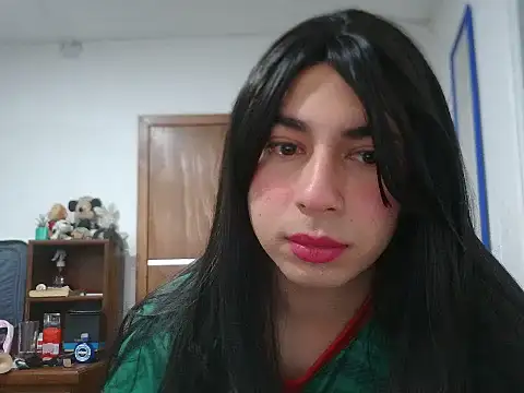 Snapshot of Yasmin_Paez99 chatting on 06/12/26, 08:19 Yasmin Paez99 online show from 06/12/26, 08:19
