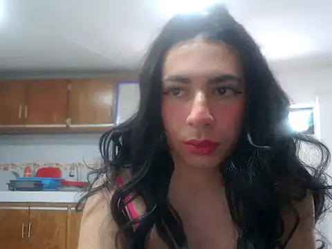 Snapshot of Yasmin_Paez99 chatting on 06/28/26, 06:58 Yasmin Paez99 online show from 06/28/26, 06:58
