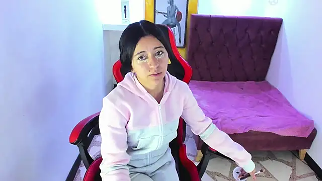 zoe connor19 online show from 11/05/25, 08:42