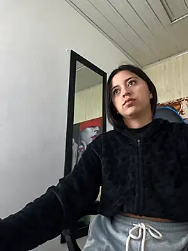 zoe connor19 online show from 12/21/25, 11:39