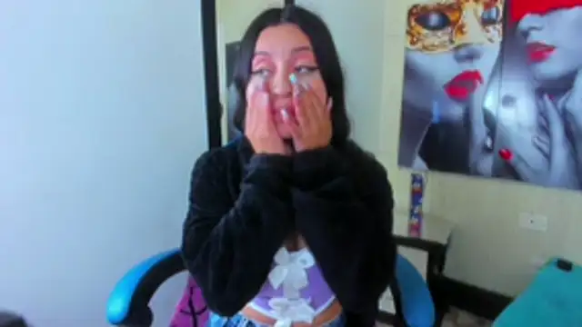 zoe connor19 online show from 12/23/25, 04:10