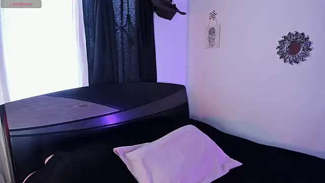 Snapshot of anhiahoney02 chatting on 10/12/25, 02:38 anhiahoney02 online show from 10/12/25, 02:38